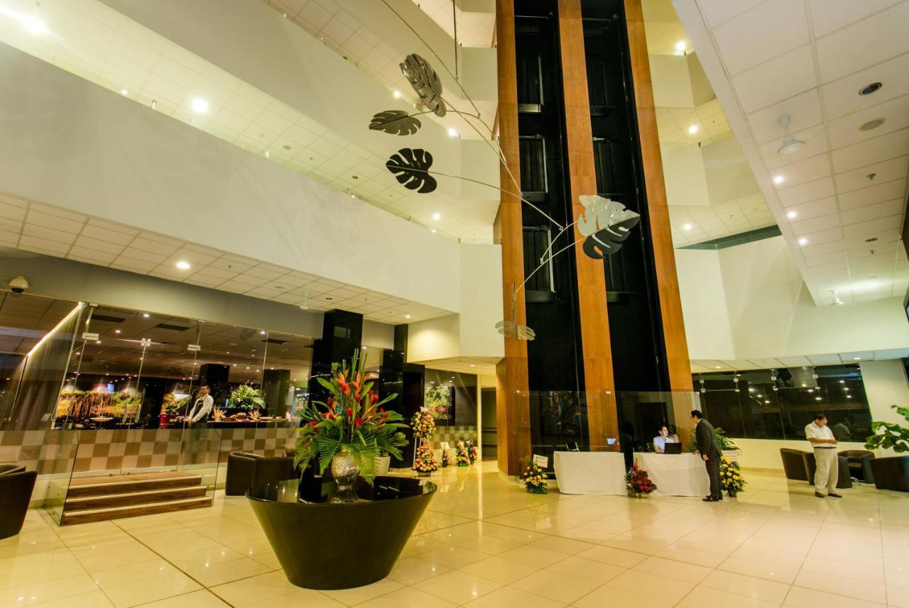 Wyndham Costa Del Sol Pucallpa Exterior foto Lobby