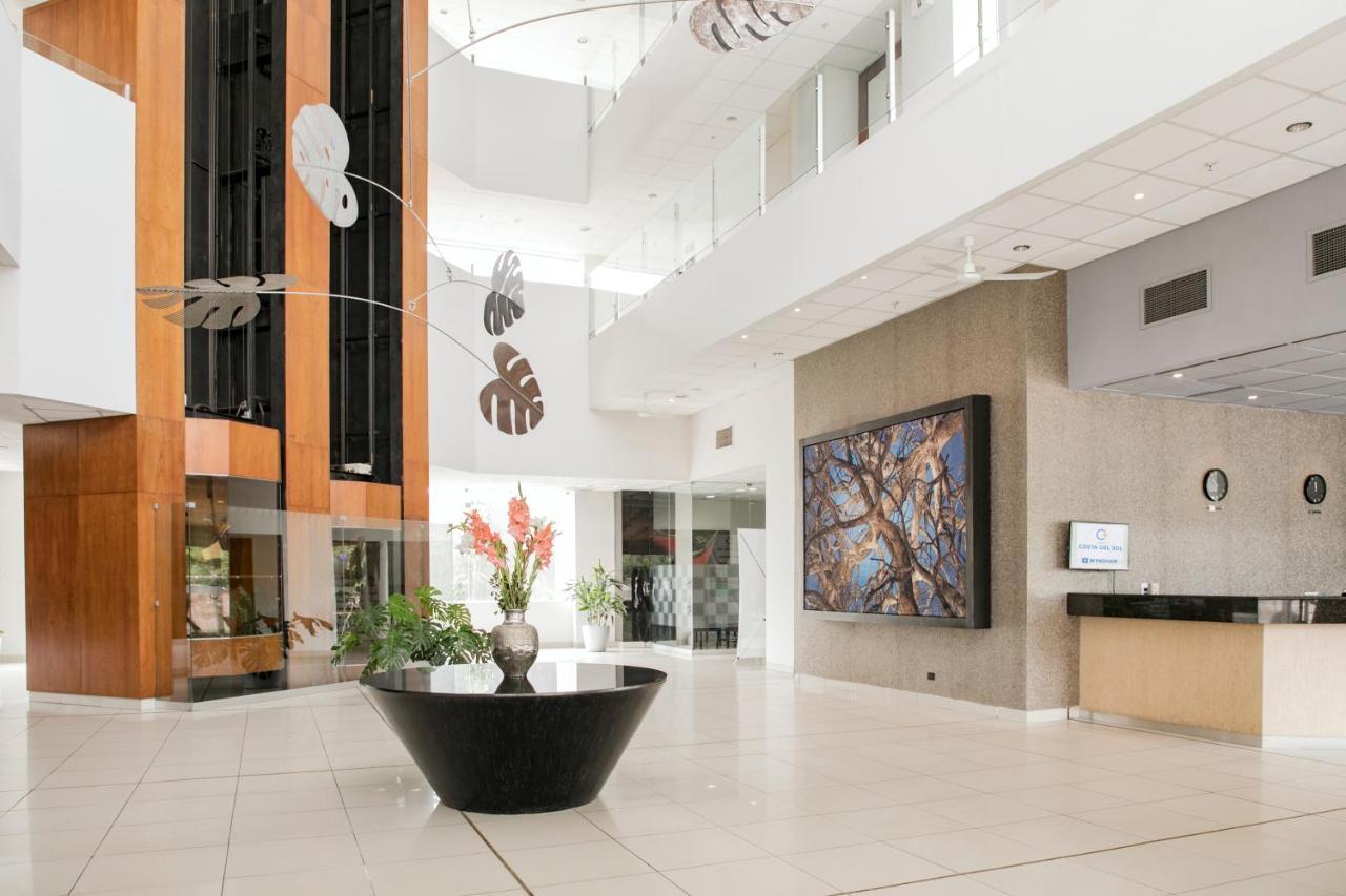 Wyndham Costa Del Sol Pucallpa Exterior foto Interior of the hospital